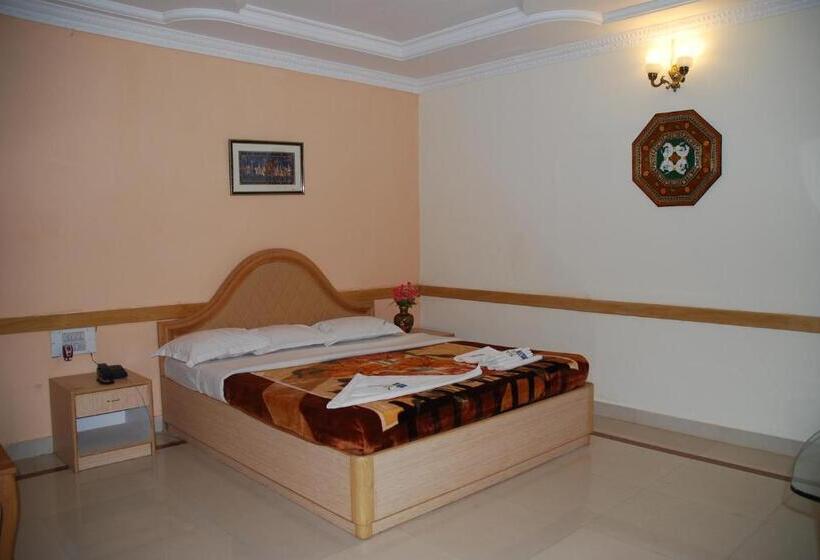 سوییت, Kishkinda Heritage Resort
