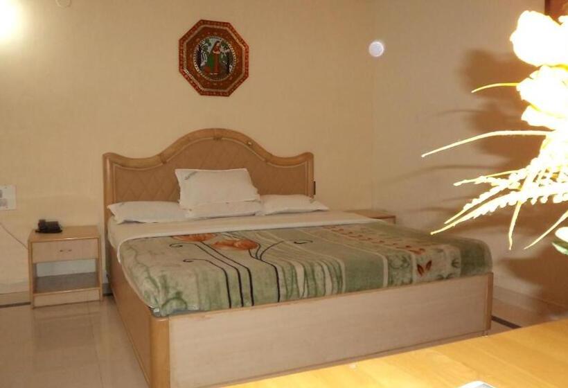 سوییت, Kishkinda Heritage Resort