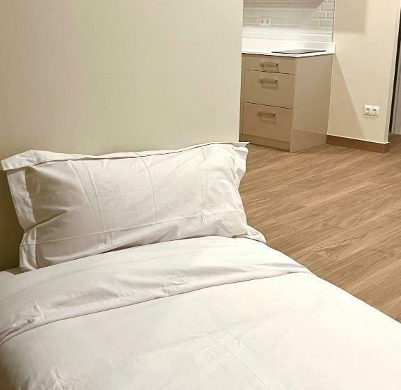 استودیو خانوادگی, Apartahotel Golden Alcalá