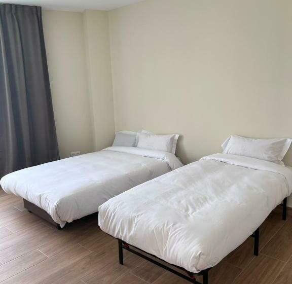 استودیو خانوادگی, Apartahotel Golden Alcalá