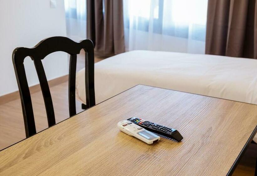 استودیو خانوادگی, Apartahotel Golden Alcalá