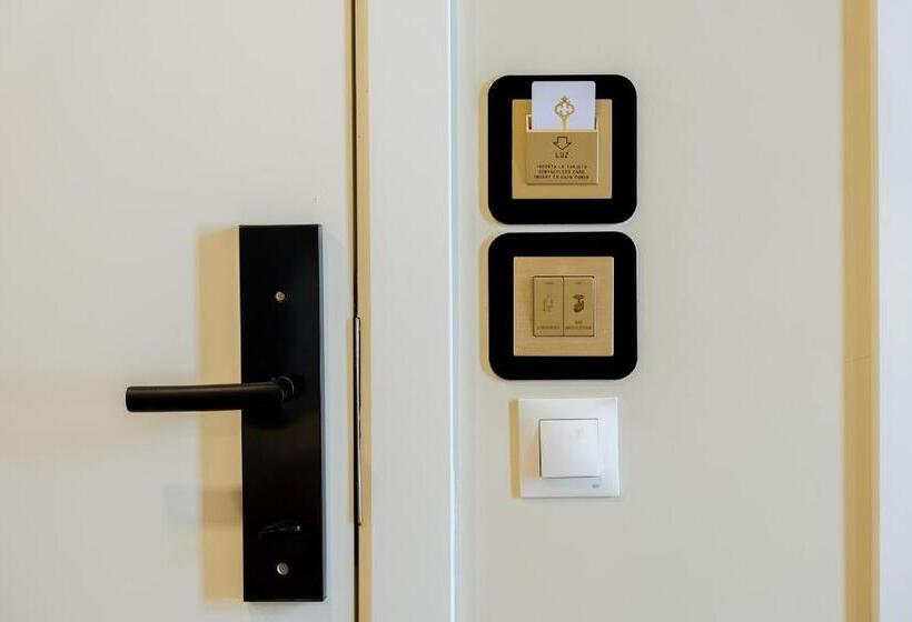 اتاق استاندارد سه نفره, Apartahotel Golden Alcalá