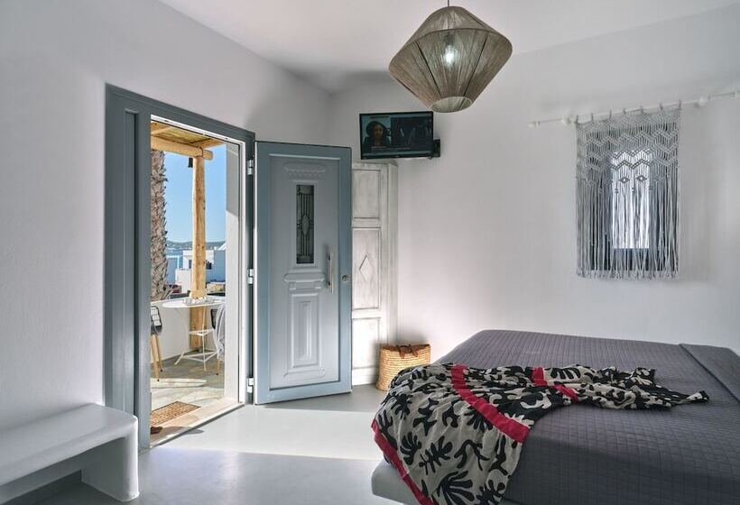 اتاق لوکس با چشم‌انداز دریا, Ariti Seaside Residence