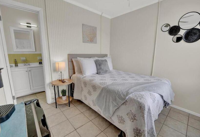 اتاق عادی, Sea Foam Suites