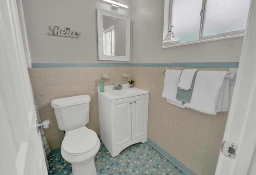 استودیوی استاندارد, Sea Foam Suites