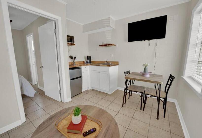 اتاق لوکس, Sea Foam Suites