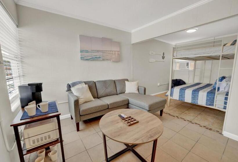 اتاق لوکس سه تخته, Sea Foam Suites