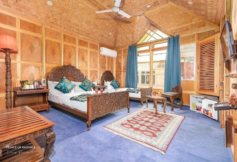 اتاق لوکس, Prince Of Kashmir Luxury Houseboat