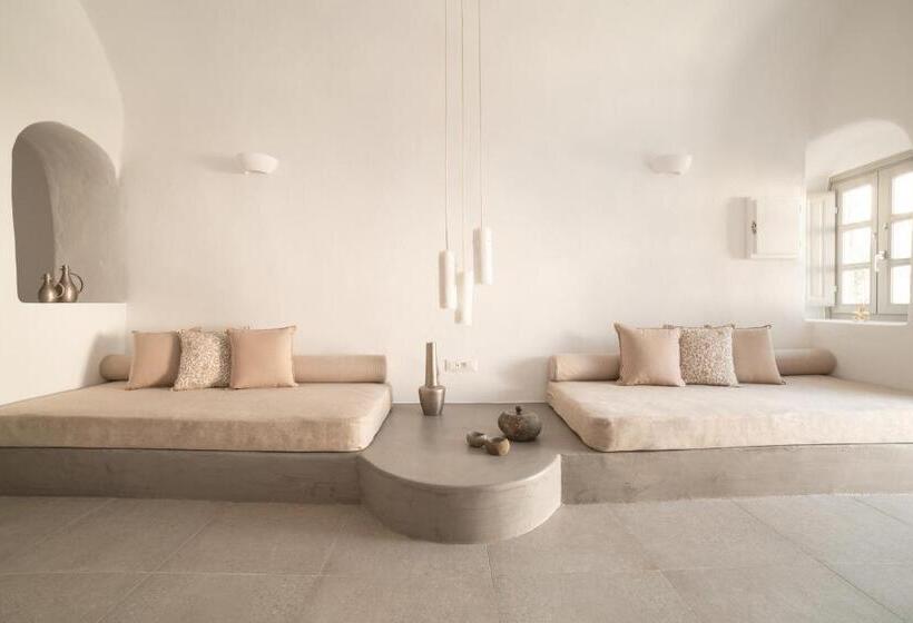 Suite with Terrace, Cydonia Caves
