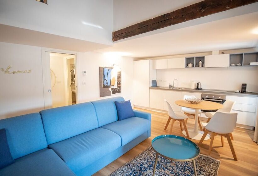 اتاق استاندارد با چشم‌انداز, Grand  Duchi D Aosta Apartments