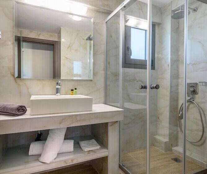اتاق استاندارد سه نفره, Asteras Studios