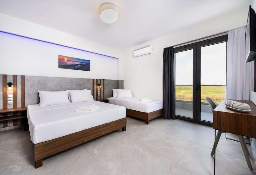 اتاق استاندارد سه نفره, Asteras Studios