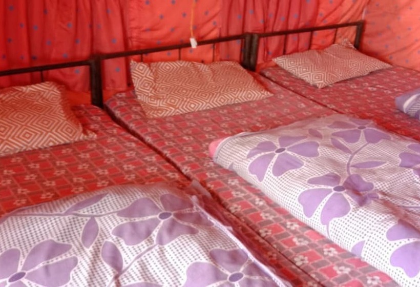 چادر با خدمات رفاهی لوکس, Camp Awara Dhanaulti