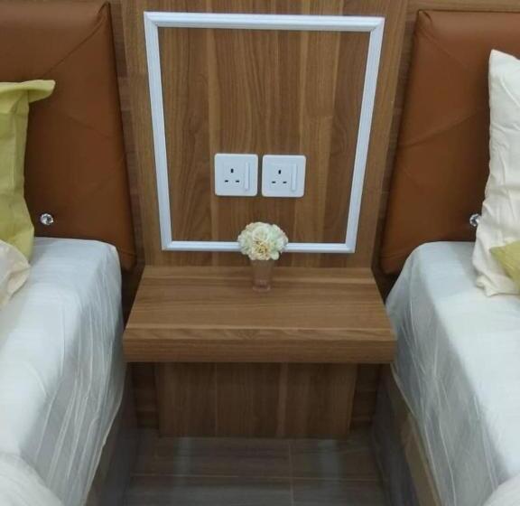 سوییت جونیور, Captain S Cabin Resort   Naval Heritage