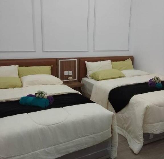 سوییت جونیور, Captain S Cabin Resort   Naval Heritage