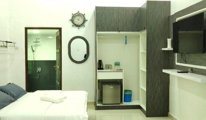 سوییت, Captain S Cabin Resort   Naval Heritage