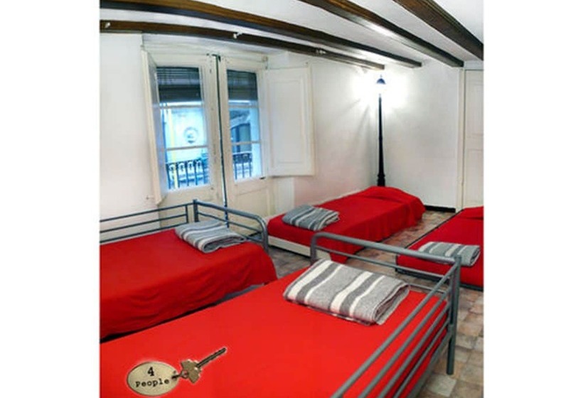 اتاق استاندارد چهارنفره با سرویس بهداشتی مشترک, Palace Guesthouse