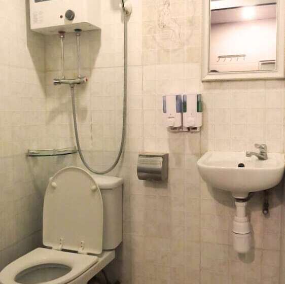 اتاق استاندارد یک نفره, Dhillon Hotel   Hostel