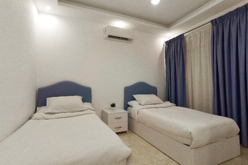 اتاق خانوادگی, Dhillon Hotel   Hostel