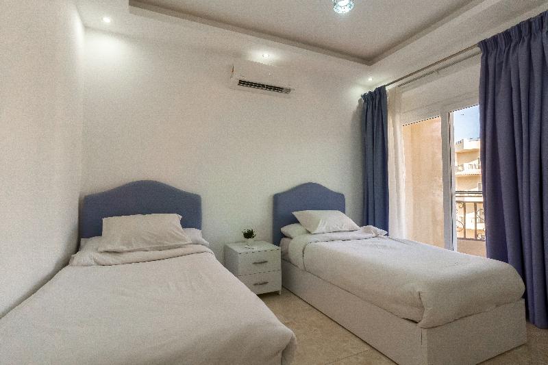 اتاق خانوادگی, Dhillon Hotel   Hostel