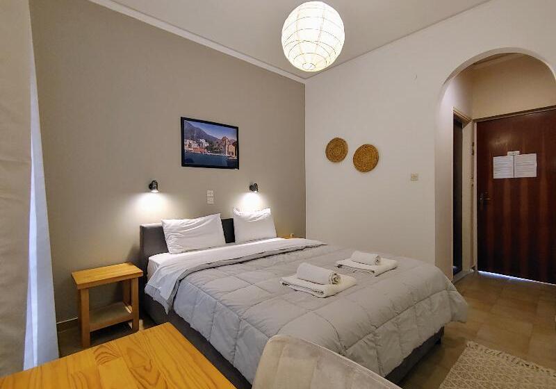 اتاق استاندارد با بالکن, Aegina