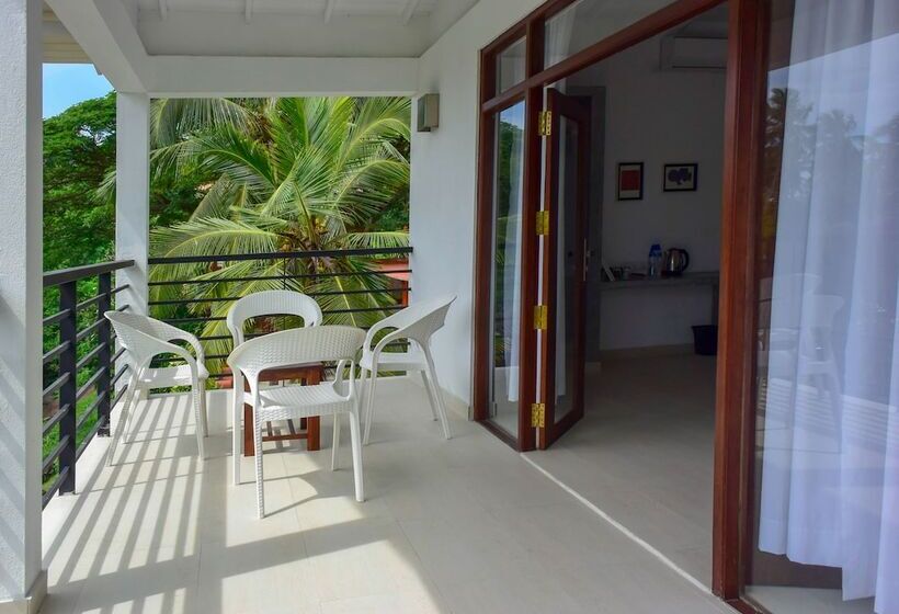 1 Bedroom Deluxe Apartment Sea View, Eva Lanka
