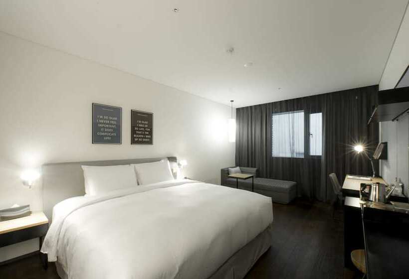 Quarto Deluxe, Glad Yeouido