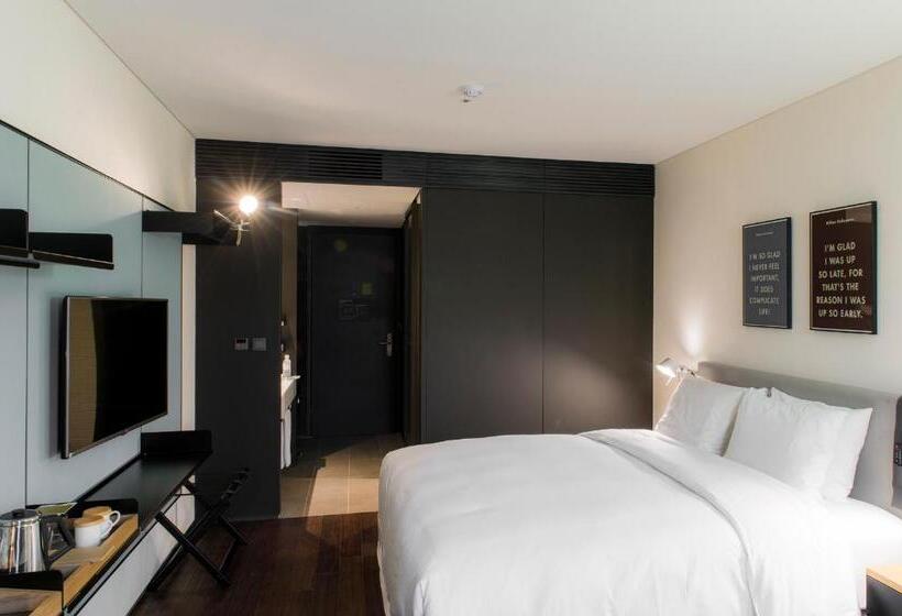 Quarto Deluxe, Glad Yeouido