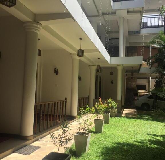 بانگلوی استاندارد, Heavens Holiday Resort