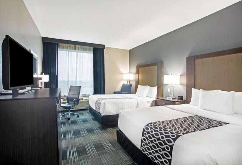 اتاق استاندارد برای معلولان, La Quinta By Wyndham Victoria   South