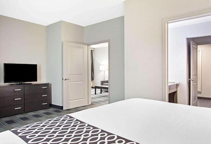 سوئیت با تخت بزرگ, La Quinta By Wyndham Victoria   South