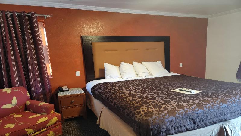 اتاق استاندارد با تخت بزرگ, Magnuson  Cedar City