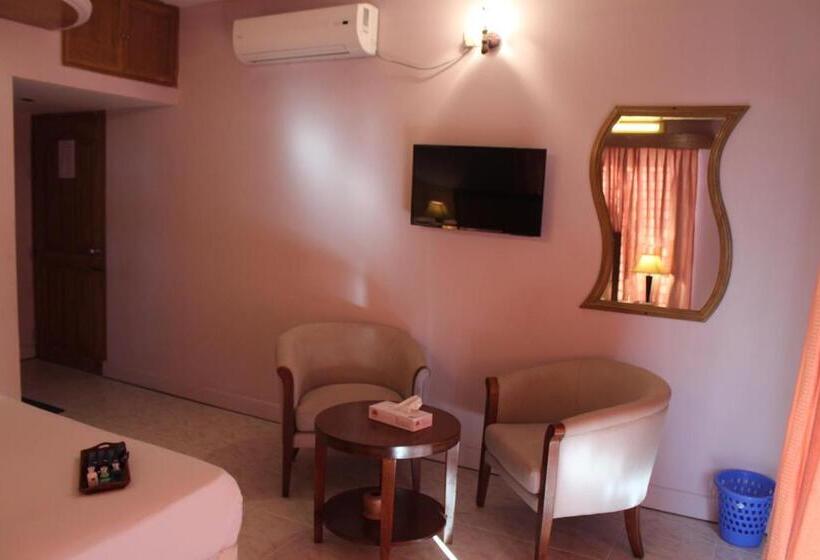 Deluxe Room Sea View, Sea Crown