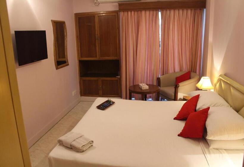 Superior Room King Size Bed, Sea Crown