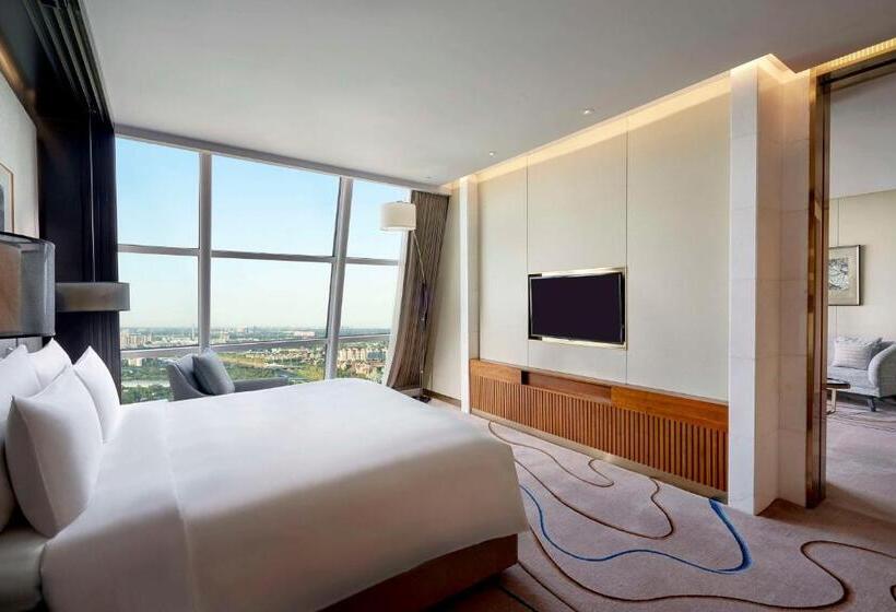 سوییت لوکس, Sunrise Kempinski