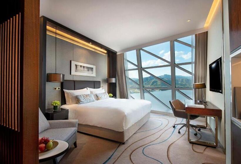 اتاق لوکس با چشم‌انداز دریاچه, Sunrise Kempinski