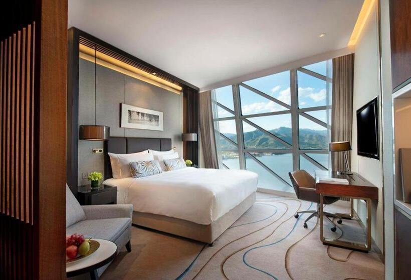 اتاق پریمیوم با چشم‌انداز دریاچه, Sunrise Kempinski