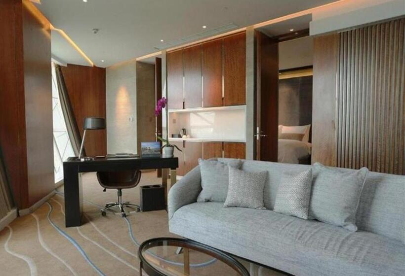 Suite with lake view, Sunrise Kempinski