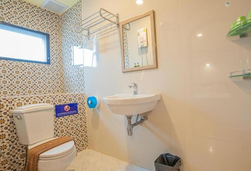 Economy Quadruple Room, Talay Sai @ Thung Wua Laen