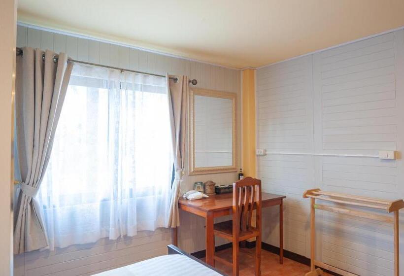 Economy Quadruple Room, Talay Sai @ Thung Wua Laen