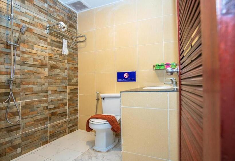 Economy Quadruple Room, Talay Sai @ Thung Wua Laen