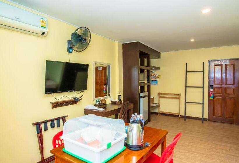 Economy Quadruple Room, Talay Sai @ Thung Wua Laen