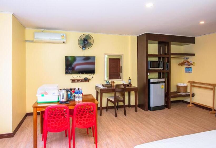Economy Quadruple Room, Talay Sai @ Thung Wua Laen