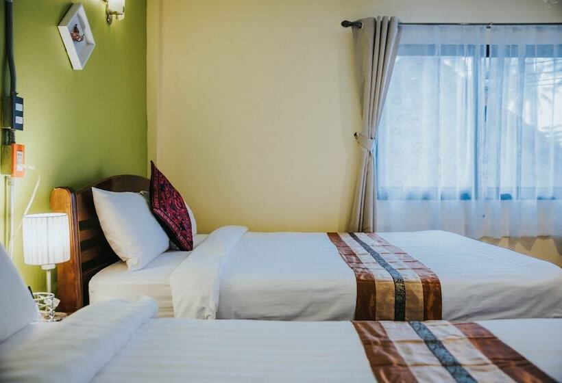 Economy Quadruple Room, Talay Sai @ Thung Wua Laen