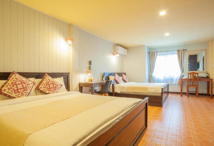 Economy Quadruple Room, Talay Sai @ Thung Wua Laen