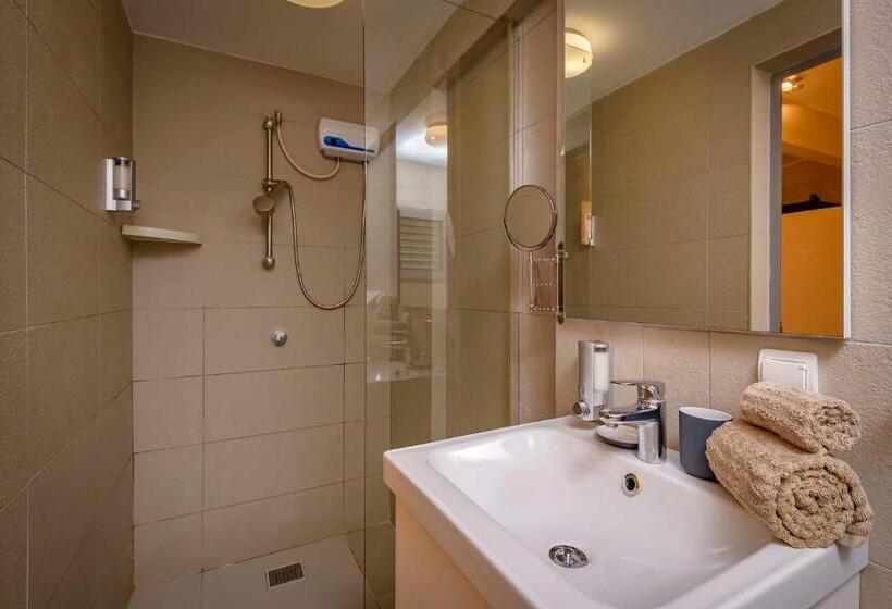 سوییت جونیور با چشم‌انداز دریا, Boutique Hotel Bougainvillea