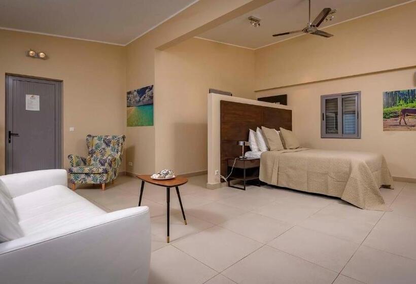 سوییت جونیور با چشم‌انداز دریا, Boutique Hotel Bougainvillea