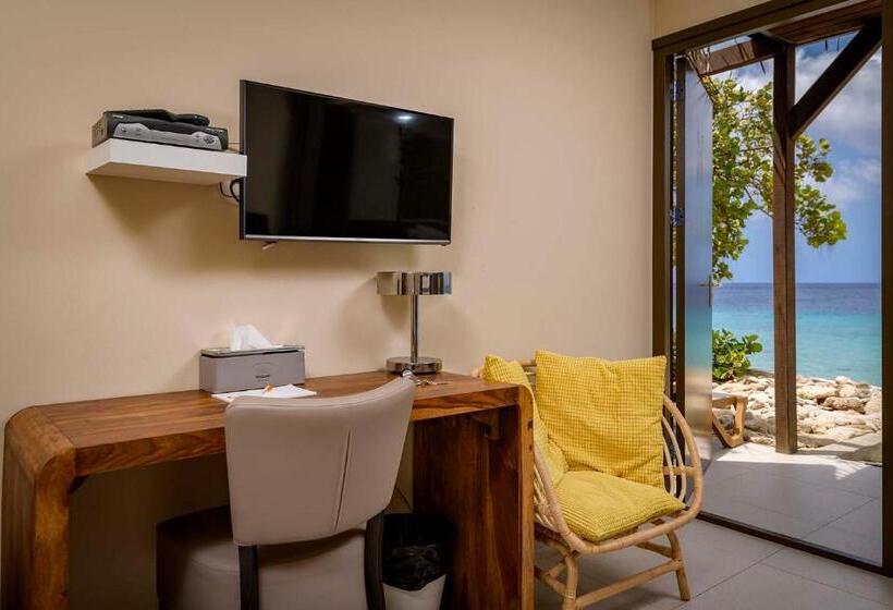 اتاق لوکس با بالکن و چشم‌انداز دریا, Boutique Hotel Bougainvillea