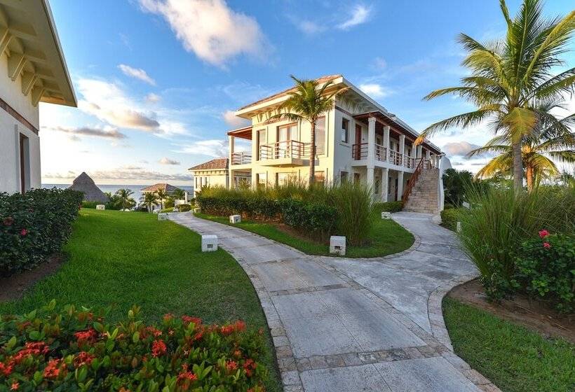 اتاق لوکس با چشم‌انداز دریا, Las Verandas  & Villas
