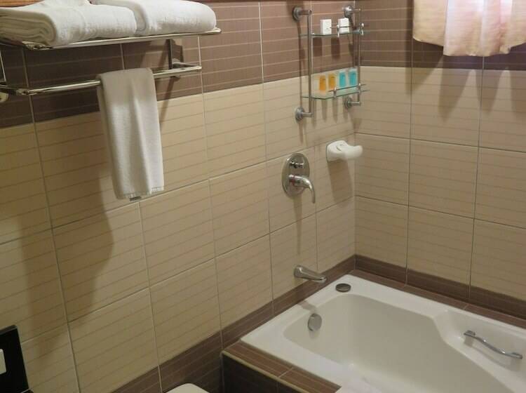 اتاق لوکس, The Suites At Mount Malarayat